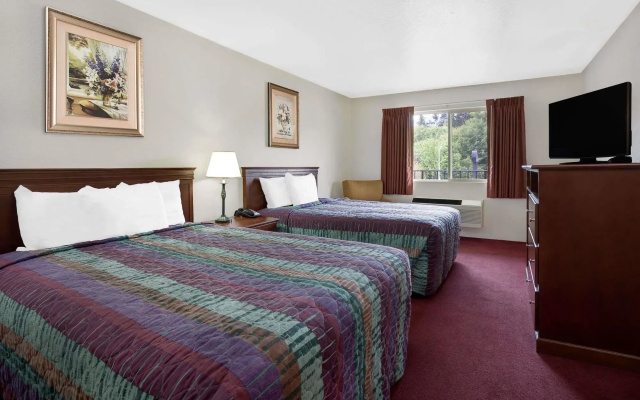 Olympic Inn & Suites