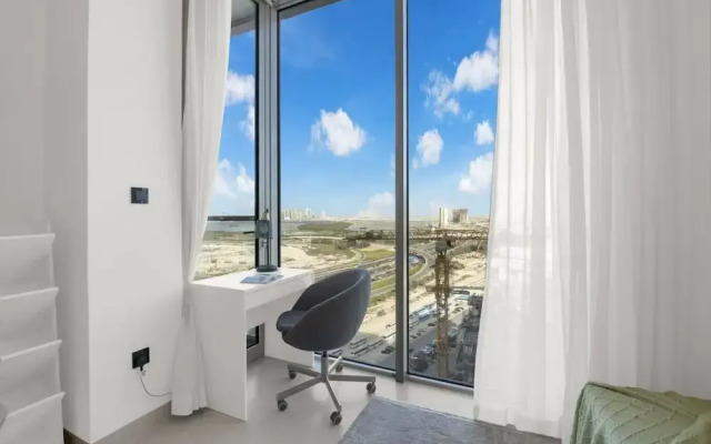 Modern 2BR Retreat Creek Vistas Scenic Views