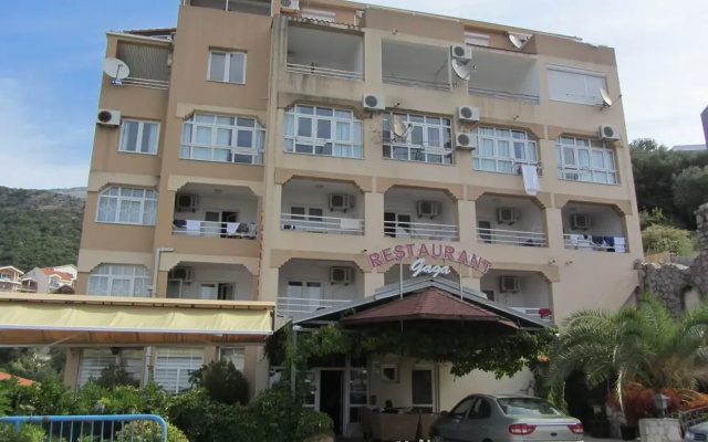Rafailovicimore Apartments