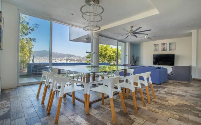 LUXO Villa Acapulco Zona Brisas Guitarrón