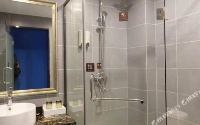 SET Chain Hotel (Xiangyang Yunxing Road)