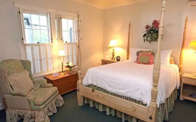Metivier Inn
