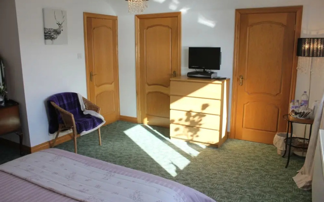 Oak Lodge