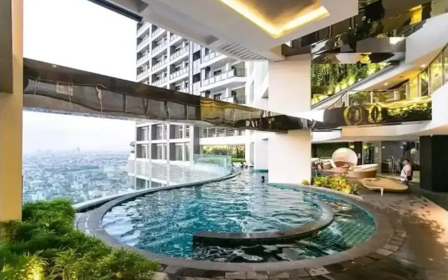 Gramercy Residences 1 bedroom w Balcony