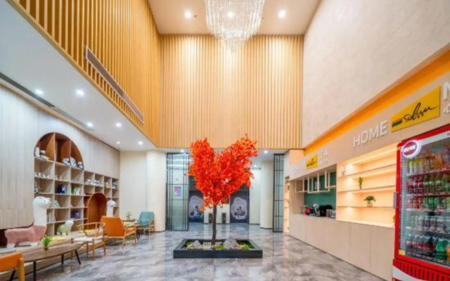 Xinyi Yunqi Hotel (Liaobu Wanrun Plaza)
