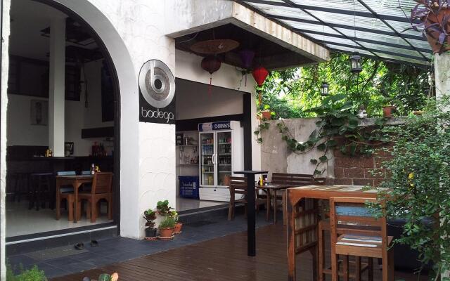 Bodega Bangkok Hostel Бангкок вид на фасад