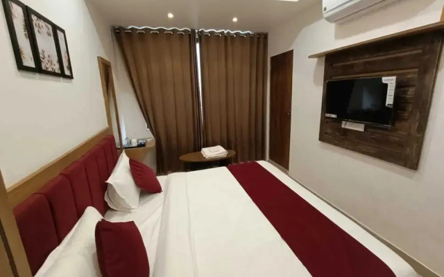 Hotel Raas Inn