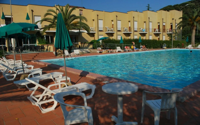 Holiday Park- Studio