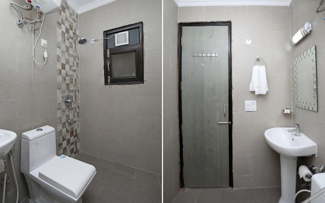 OYO 10581 Platinum Residency