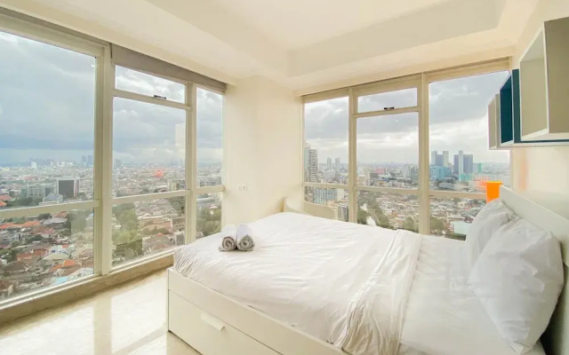 Spacious And Comfort Living 2Br At Menteng Park Apartment