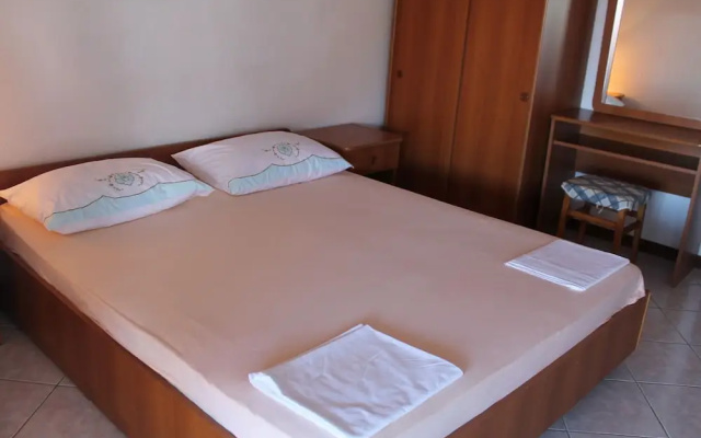 Spacious Apartment in Medulin with Covered Terrace