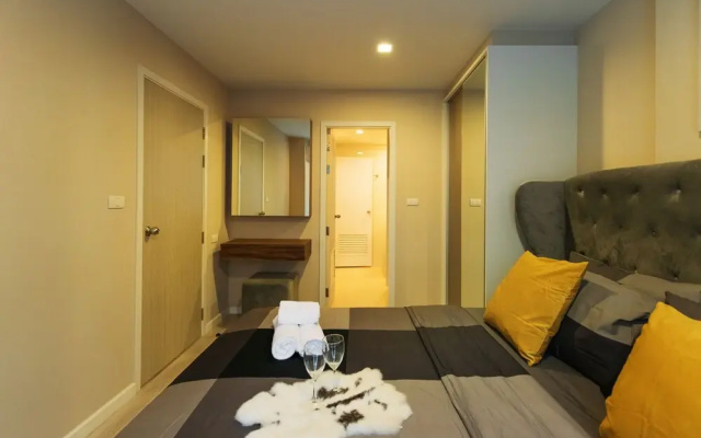 Near BK University Quiet Condo in Rama4 bkb136