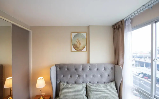 Near BK University Quiet Condo in Rama4 bkb131