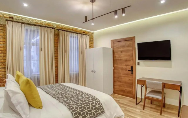 Wanderlot- Hotel Plaza Central