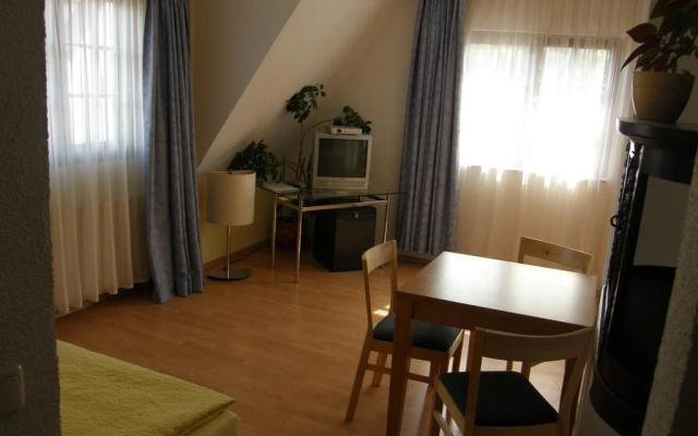 Hotel Pension zu Dresden Altpieschen