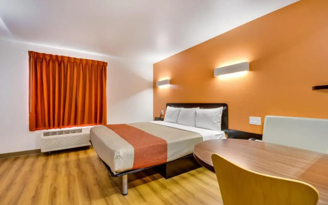 Motel 6 Tulsa