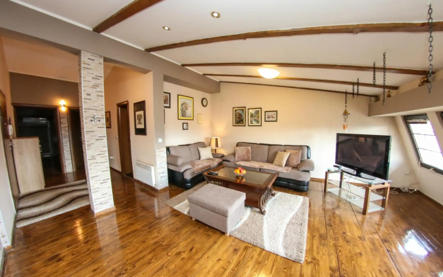 Apartments Cyrano I and II