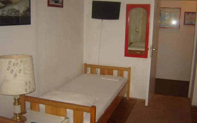 Private Accommodation Raspudic