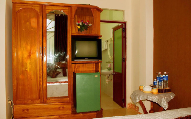 My Long Hotel