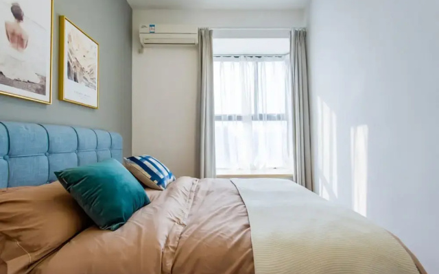 Locals Boutique Apartment Jiuzhou Port.6