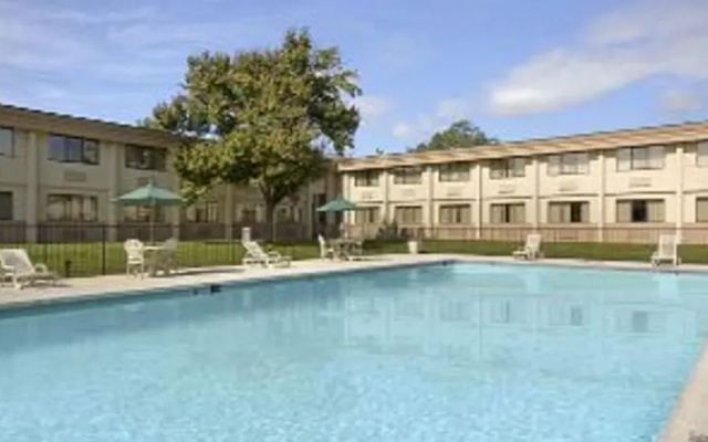 Ramada Levittown