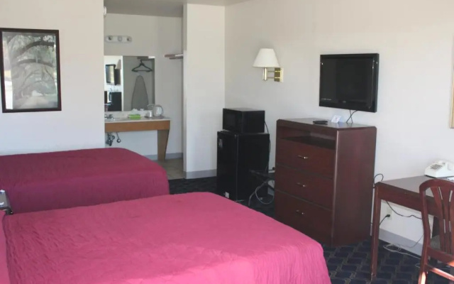 Boomtown Inn