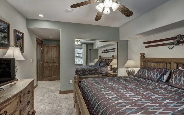 2br- Arrowhead Village- Great Location And Gorgeous  2 Bedroom Condo by RedAwning