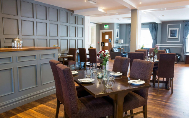 The Gateway Hotel