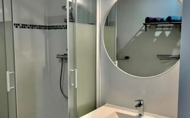 Superbe Studio Lumineux Haut de Gamme Tout Confort