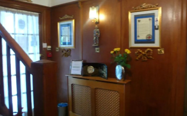 Sandilands House