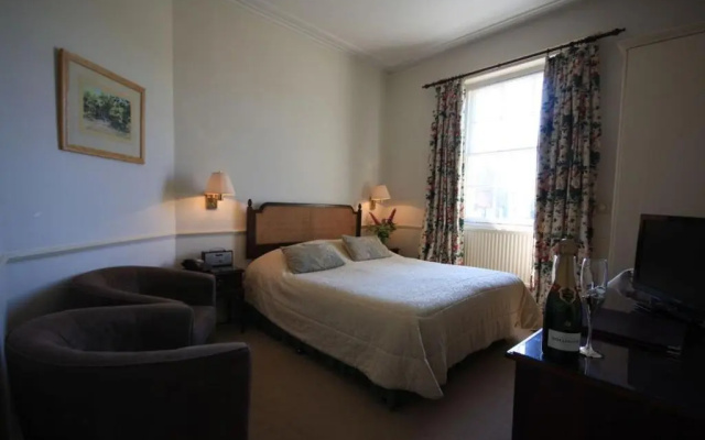 Worsley Arms Hotel