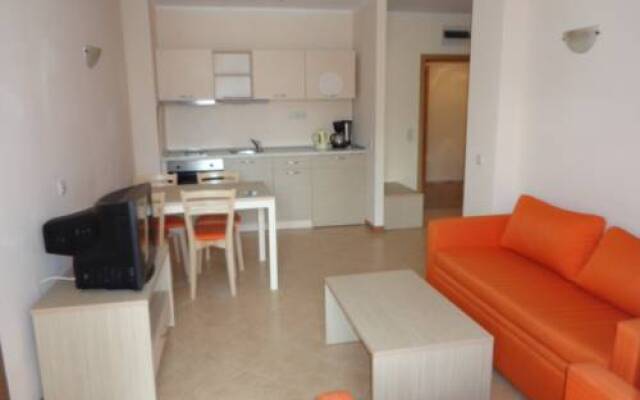 Апартаменты Sunny Beach Rent Apartments - Royal Sun Болгария, Солнечный берег - отзывы, цены и фото номеров - забронировать отель Sunny Beach Rent Apartments - Royal Sun онлайн комната для гостей