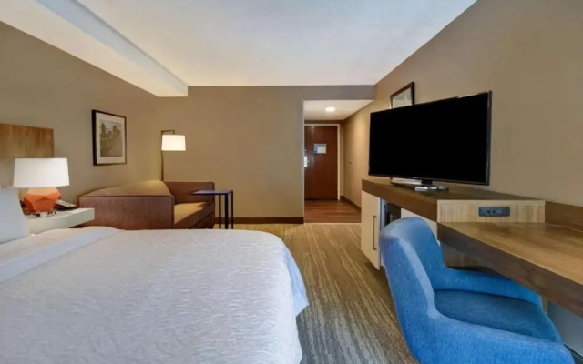 Hampton Inn Birmingham Colonnade