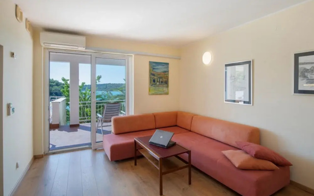 Stunning Home in Pula With Wifi and 2 Bedrooms