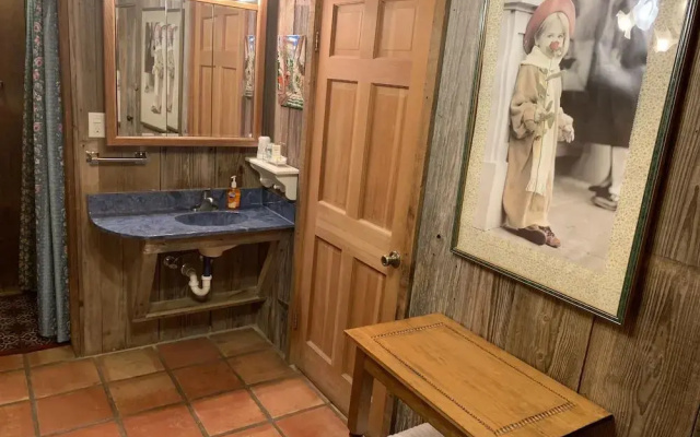 Kuebler Waldrip Haus B&B