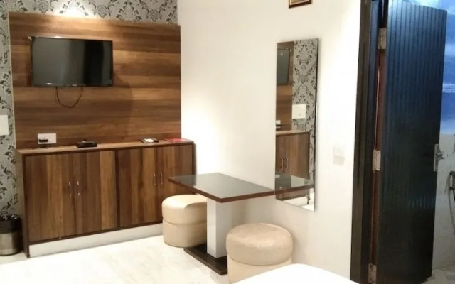 Hotel Jalsa by OYO