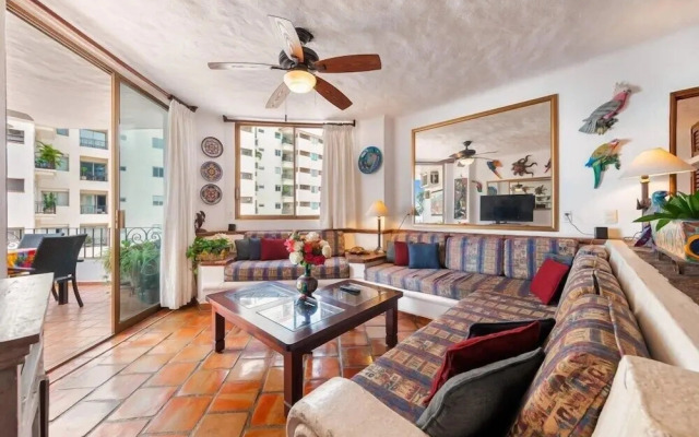 Ocean View 2Br Condo-balcony-beach-pool - 802