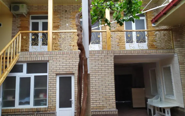 Alisher Hotel