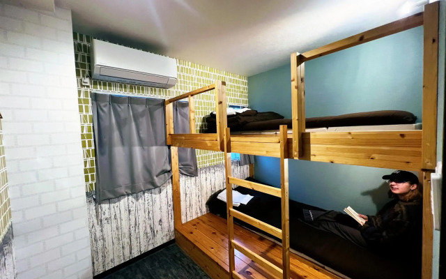 R Hostel Namba South