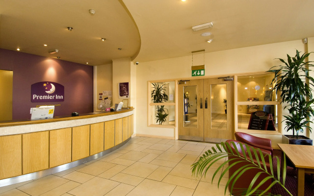Premier Inn West Bromwich Town Centre - New Square