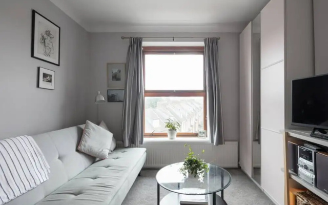 Homely 1 Bedroom East London Flat