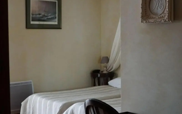 Manoir Des Douets Fleuris