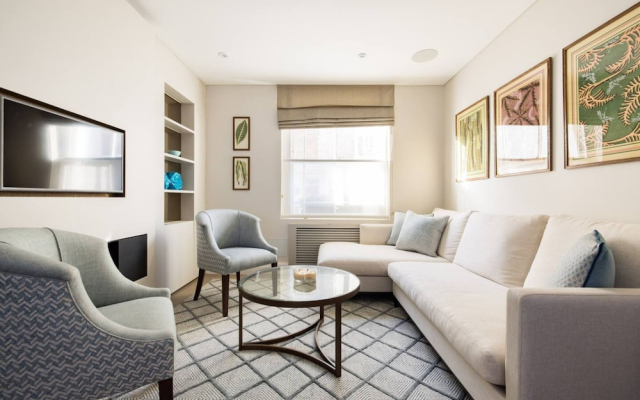 Sunny in Chelsea Luxurious 3 Bedroom Chelsea Home