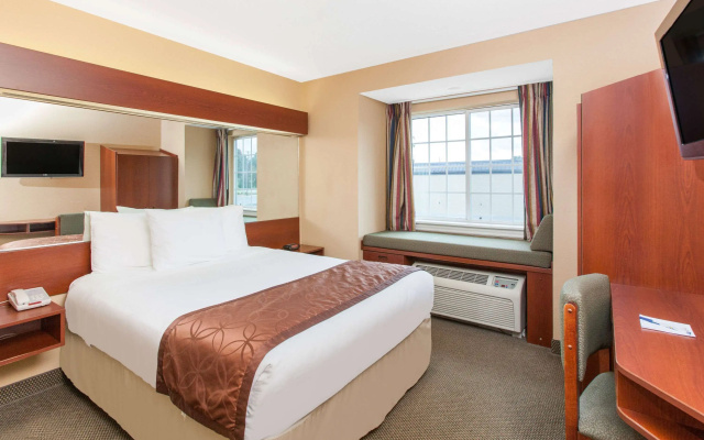 Microtel Inn & Suites by Wyndham Rogers