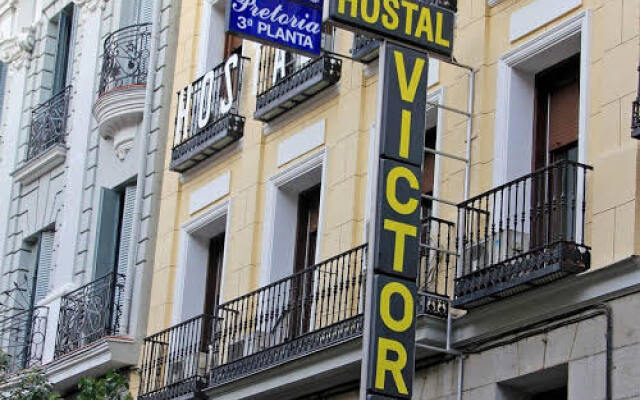 Отель Hostal Victoria II Испания, Мадрид - отзывы, цены и фото номеров - забронировать отель Hostal Victoria II онлайн вид на фасад