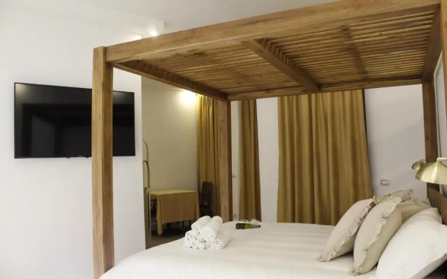 Baby Hotel