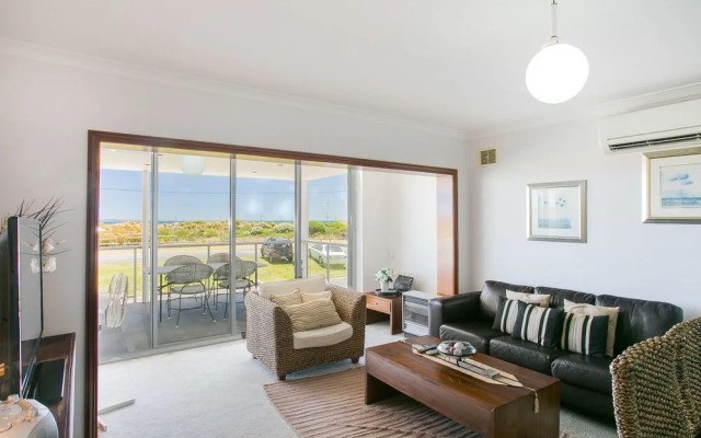 Beach Rd Villas by Rockingham Apartments