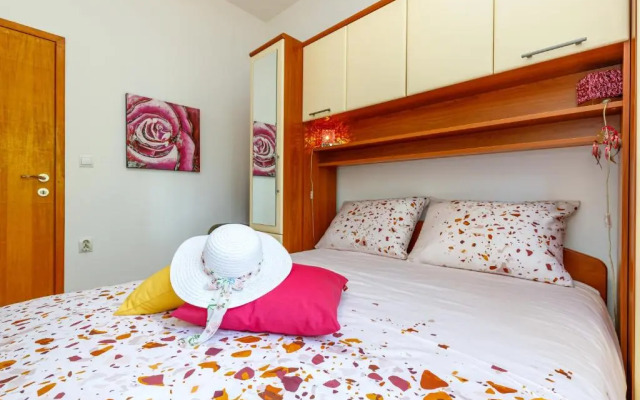 Apartments Kiki 150 METERS TO THE BEACH
