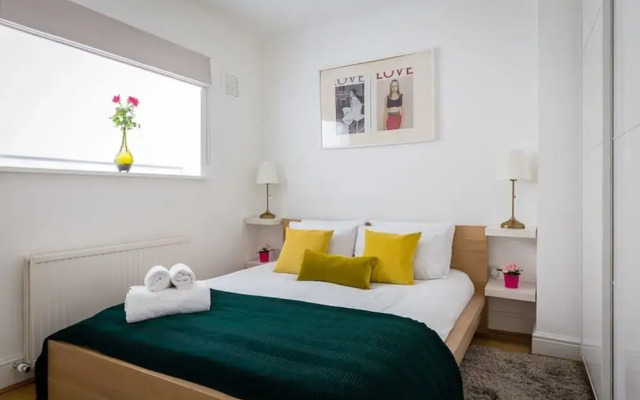 Park Lane Living! 3-bed 2-bath