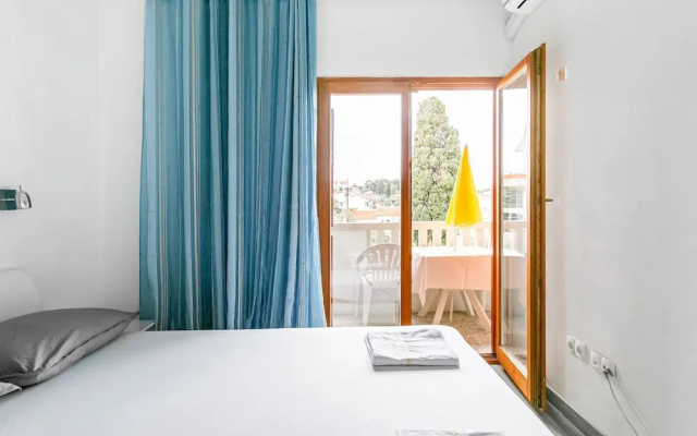 Cozy Holiday Home in Sumartin near Sea